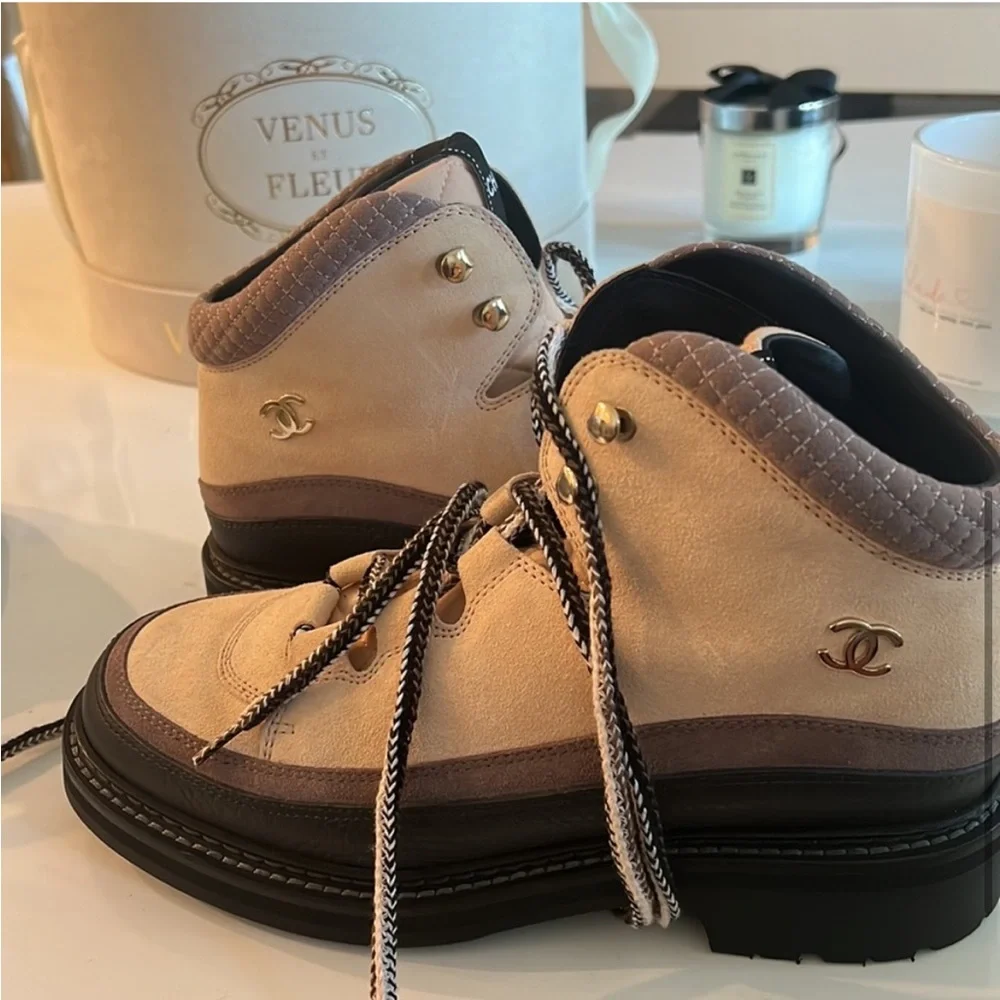 NEW IN BOX Chanel pink hiking boots - Picture 11 of 12